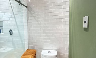 Moderna y Elegante  Casa de una Sola Planta en Venta con campo de golf.