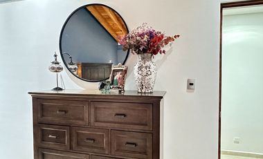 Moderna y Elegante  Casa de una Sola Planta en Venta con campo de golf.