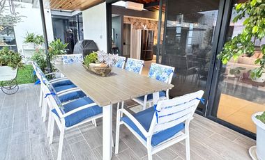 Moderna y Elegante  Casa de una Sola Planta en Venta con campo de golf.