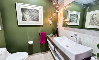 Moderna y Elegante  Casa de una Sola Planta en Venta con campo de golf.