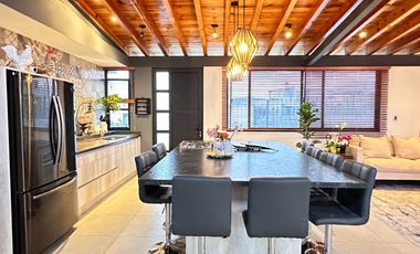 Moderna y Elegante  Casa de una Sola Planta en Venta con campo de golf.