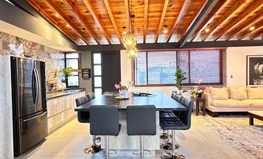 Moderna y Elegante  Casa de una Sola Planta en Venta con campo de golf.