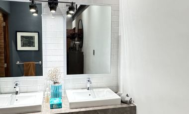 Moderna y Elegante  Casa de una Sola Planta en Venta con campo de golf.