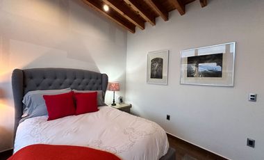 Moderna y Elegante  Casa de una Sola Planta en Venta con campo de golf.