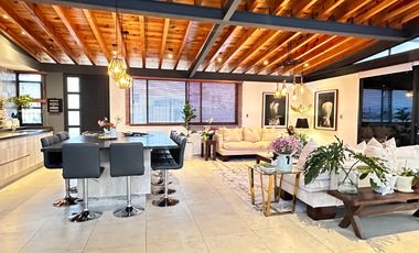 Moderna y Elegante  Casa de una Sola Planta en Venta con campo de golf.