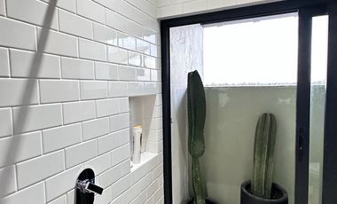 Moderna y Elegante  Casa de una Sola Planta en Venta con campo de golf.