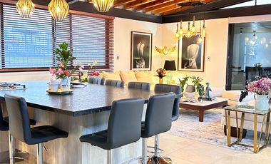 Moderna y Elegante  Casa de una Sola Planta en Venta con campo de golf.