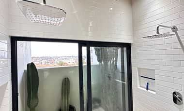 Moderna y Elegante  Casa de una Sola Planta en Venta con campo de golf.