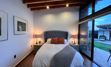 Moderna y Elegante  Casa de una Sola Planta en Venta con campo de golf.