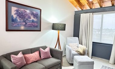 Moderna y Elegante  Casa de una Sola Planta en Venta con campo de golf.