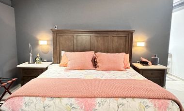 Moderna y Elegante  Casa de una Sola Planta en Venta con campo de golf.