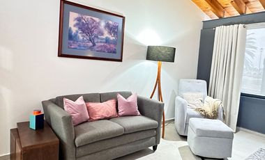 Moderna y Elegante  Casa de una Sola Planta en Venta con campo de golf.