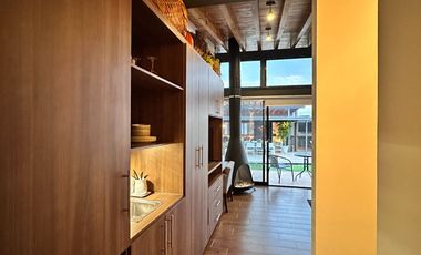 Moderna y Elegante  Casa de una Sola Planta en Venta con campo de golf.