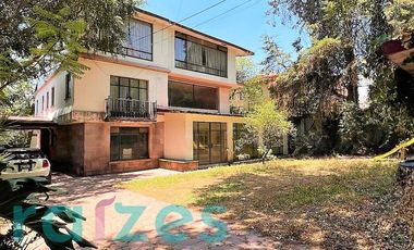 CASA EN VENTA EN LOMAS DE CHAPULTEPEC, lista para remodelar!
