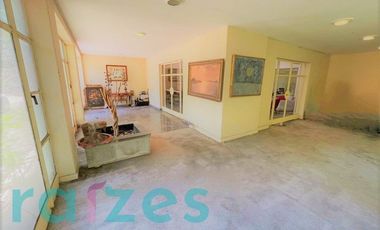 CASA EN VENTA EN LOMAS DE CHAPULTEPEC, lista para remodelar!