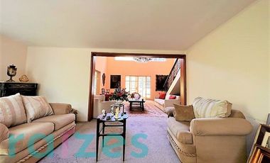 CASA EN VENTA EN LOMAS DE CHAPULTEPEC, lista para remodelar!