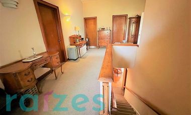 CASA EN VENTA EN LOMAS DE CHAPULTEPEC, lista para remodelar!