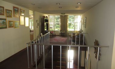 FRENTE A PARQUE (PARAM. 5 PISOS): AT 362 M2, AC 469 M2 5 HABIT, 4.5 $ 670,000