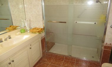 FRENTE A PARQUE (PARAM. 5 PISOS): AT 362 M2, AC 469 M2 5 HABIT, 4.5 $ 670,000