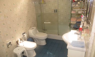 FRENTE A PARQUE (PARAM. 5 PISOS): AT 362 M2, AC 469 M2 5 HABIT, 4.5 $ 670,000