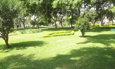 FRENTE A PARQUE (PARAM. 5 PISOS): AT 362 M2, AC 469 M2 5 HABIT, 4.5 $ 670,000