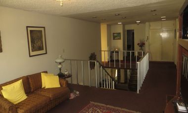 FRENTE A PARQUE (PARAM. 5 PISOS): AT 362 M2, AC 469 M2 5 HABIT, 4.5 $ 670,000