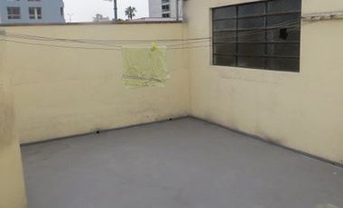 FRENTE A PARQUE (PARAM. 5 PISOS): AT 362 M2, AC 469 M2 5 HABIT, 4.5 $ 670,000