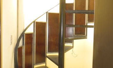 FRENTE A PARQUE (PARAM. 5 PISOS): AT 362 M2, AC 469 M2 5 HABIT, 4.5 $ 670,000