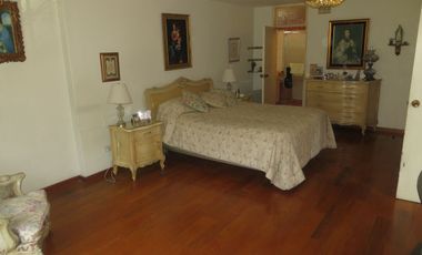 FRENTE A PARQUE (PARAM. 5 PISOS): AT 362 M2, AC 469 M2 5 HABIT, 4.5 $ 670,000