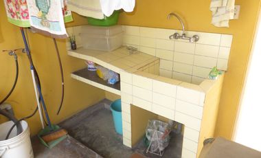 FRENTE A PARQUE (PARAM. 5 PISOS): AT 362 M2, AC 469 M2 5 HABIT, 4.5 $ 670,000