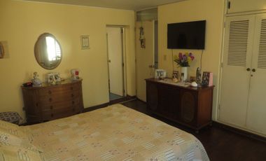 FRENTE A PARQUE (PARAM. 5 PISOS): AT 362 M2, AC 469 M2 5 HABIT, 4.5 $ 670,000