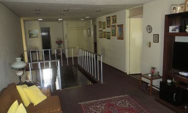 FRENTE A PARQUE (PARAM. 5 PISOS): AT 362 M2, AC 469 M2 5 HABIT, 4.5 $ 670,000