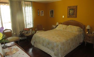FRENTE A PARQUE (PARAM. 5 PISOS): AT 362 M2, AC 469 M2 5 HABIT, 4.5 $ 670,000