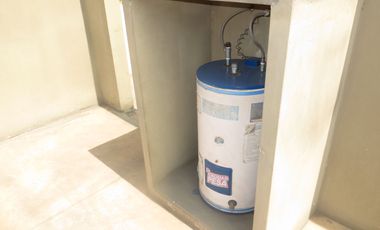 FRENTE A PARQUE (PARAM. 5 PISOS): AT 362 M2, AC 469 M2 5 HABIT, 4.5 $ 670,000