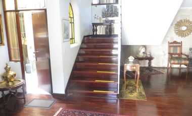 FRENTE A PARQUE (PARAM. 5 PISOS): AT 362 M2, AC 469 M2 5 HABIT, 4.5 $ 670,000