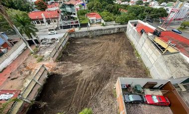 TERRENO EN RENTA CON 1,000 M2 DE SUPERFCIE, PLANO EN AV. CUAUHTÉMOC, COL. CANTA RANAS, CUERNAVACA MOR.