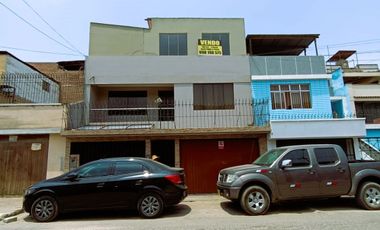 Casa de 02  Pisos + azotea  Frente a Parque Los Héroes - Zona D - San Juan de Miraflores