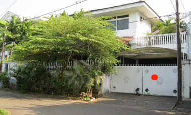 Rumah Komplek Simprug Garden, 600 M Ke Rs Pertamina Simprug