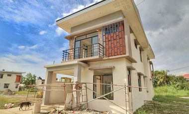 Preselling 3-bedroom house and lot for sale in Woodway Townhomes Talisay City
