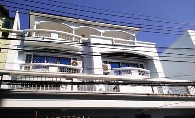 Sale with Tenant Townhouse Sukhumvit. 103/1