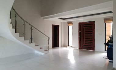 5 BEDROOM HOUSE WITH COVERED ROOF DECK FOR SALE AT METRO SOUTH EXECUTIVE VILLAGE, GEN. TRIAS, CAVITE