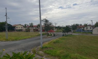 5 BEDROOM HOUSE WITH COVERED ROOF DECK FOR SALE AT METRO SOUTH EXECUTIVE VILLAGE, GEN. TRIAS, CAVITE