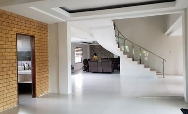 5 BEDROOM HOUSE WITH COVERED ROOF DECK FOR SALE AT METRO SOUTH EXECUTIVE VILLAGE, GEN. TRIAS, CAVITE