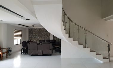 5 BEDROOM HOUSE WITH COVERED ROOF DECK FOR SALE AT METRO SOUTH EXECUTIVE VILLAGE, GEN. TRIAS, CAVITE