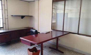 PR19076 Bodega en venta en Guayabal