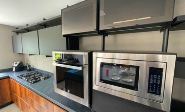 EXCLUSIVA CASA DE VENTA EN URBANIZACIÓN ALGARROBOS DE LA VIÑA TUMBACO!!