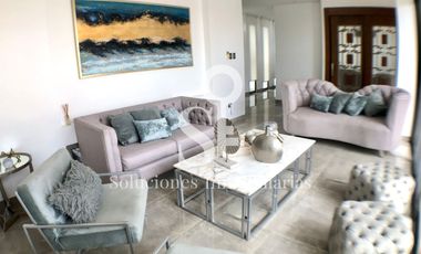 Casa con piscina en venta en urbanización sector sur, Manta Ecuador