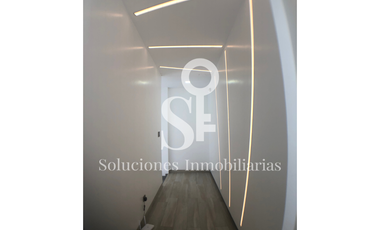 Casa con piscina en venta en urbanización sector sur, Manta Ecuador