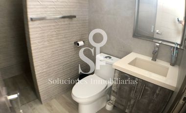 Casa con piscina en venta en urbanización sector sur, Manta Ecuador