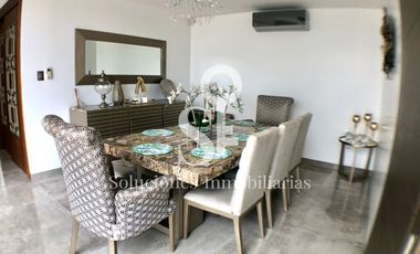 Casa con piscina en venta en urbanización sector sur, Manta Ecuador